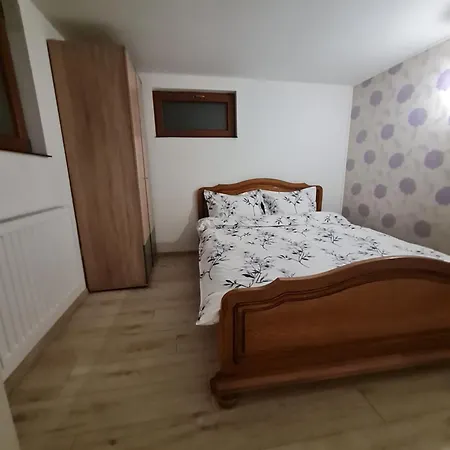 Scape Piata Romana 2 *
