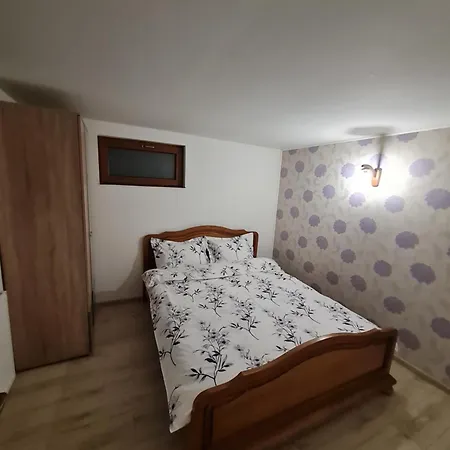 Scape Piata Romana 2 *