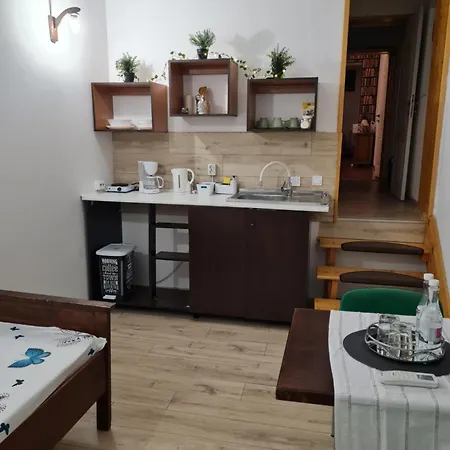 Scape Piata Romana 2 *
