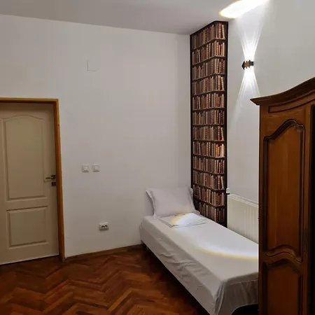 Scape Piata Romana 2 * Bucharest