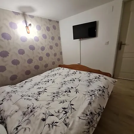 Scape Piata Romana 2 *